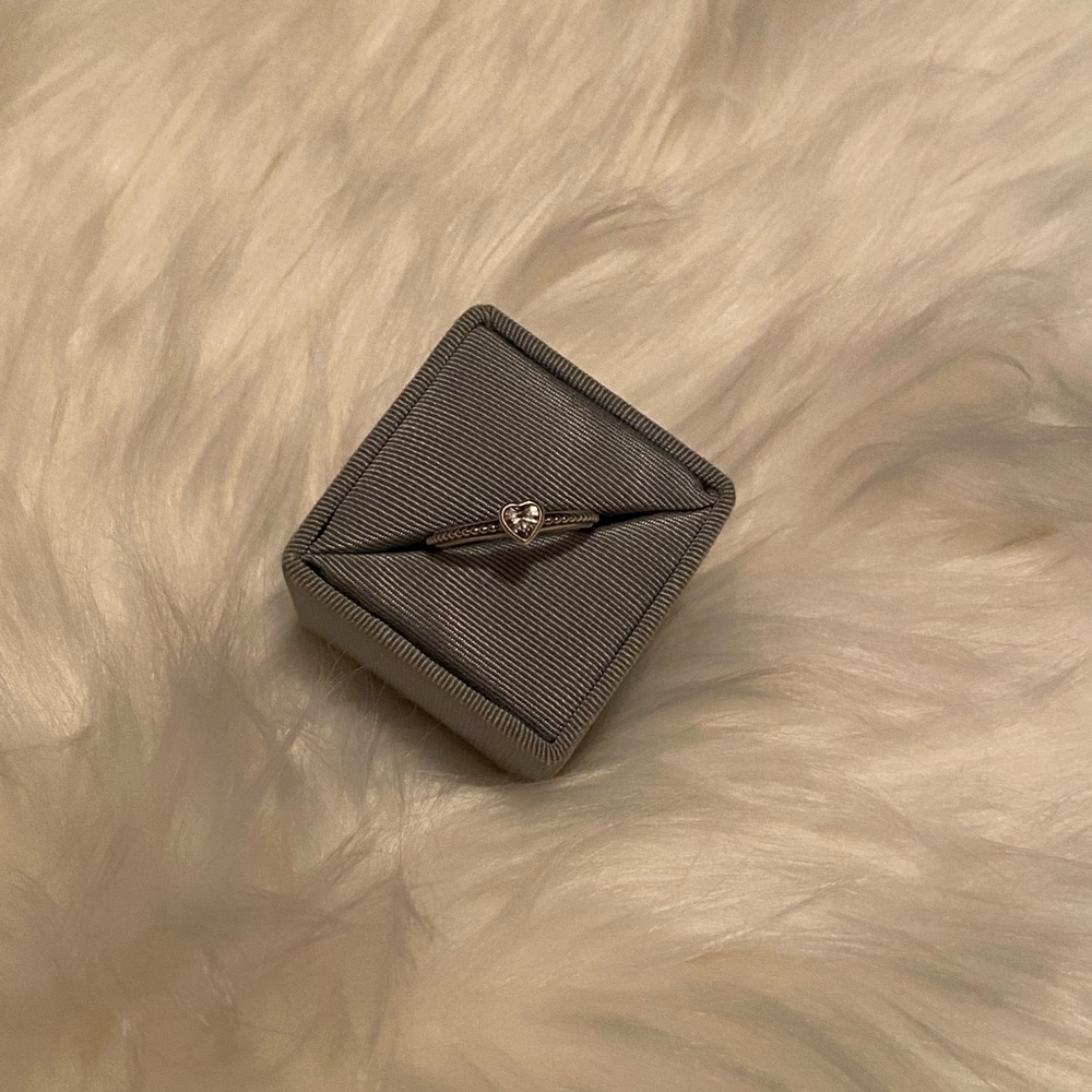 Authentic Heart CZ CLEAR Pandora ring size 54 (7) stackable/or wear it alone
